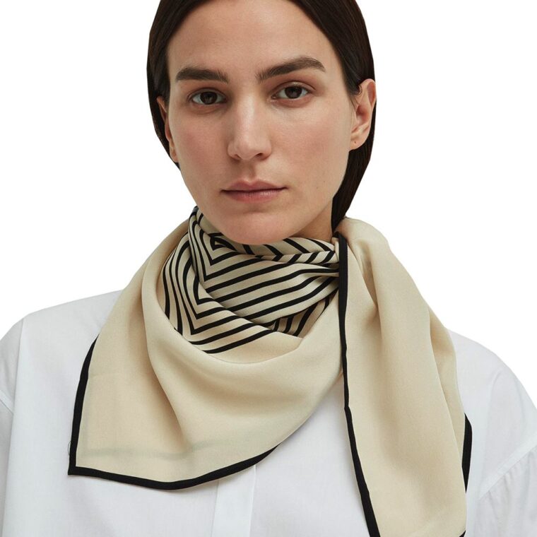 Toteme Venezia Scarf Cream-2